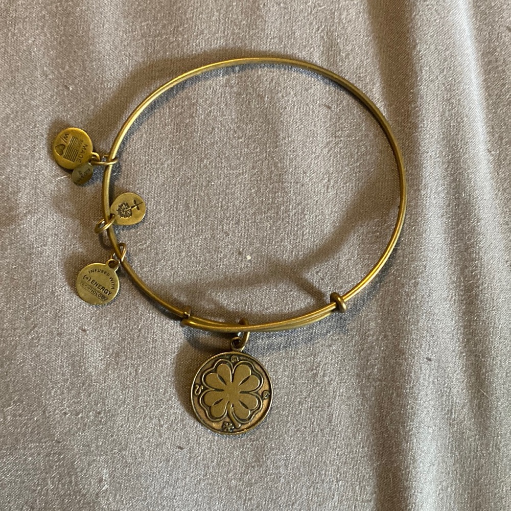 Alex and Ani FOUR LEAF CLOVER Gold Tone Charm Bangle